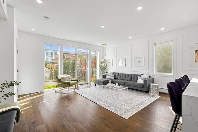 Photo - 27 Hackensack Plank Rd House