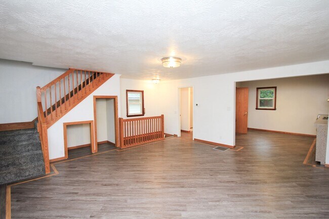 Building Photo - Freshly Remodeled 1 Bedroom House in Brandon