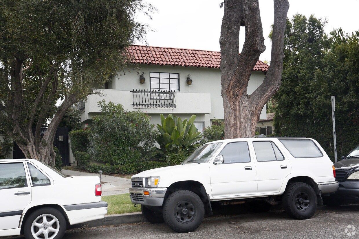 Foto del edificio - 3344 Mentone Ave