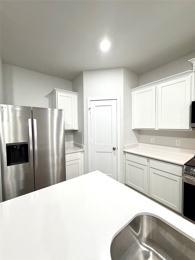 Foto del edificio - 533 Shoreview Dr