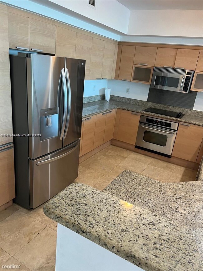 Building Photo - 3 br, 3.5 bath House - 14951 Royal Oaks Ln...