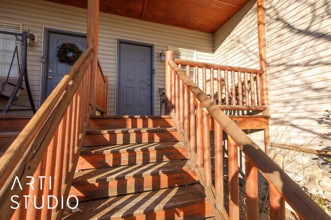 Building Photo - Super Cute Home in Springville