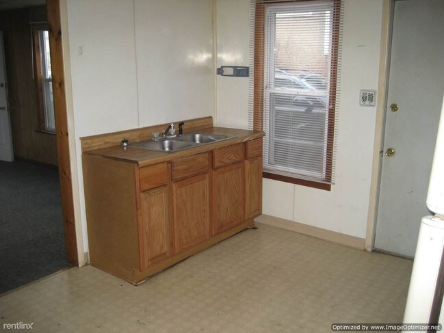 Building Photo - 1222 Vestal Ave