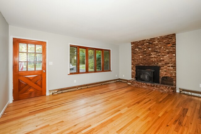 Foto del edificio - 8240 Timberlane Dr