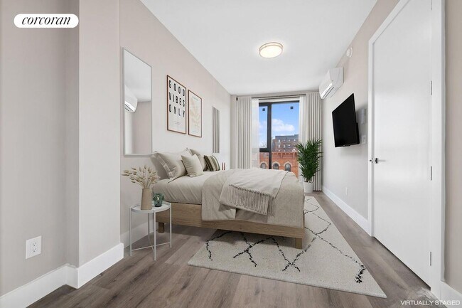 Foto del edificio - 1020 Rogers Ave