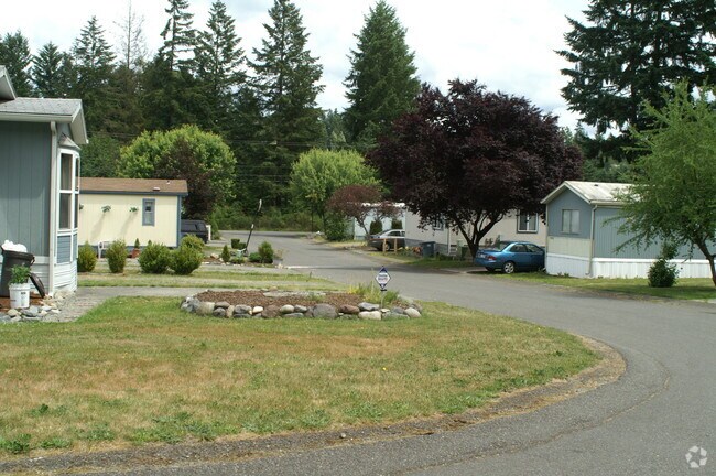  - 15520 74th Ave E