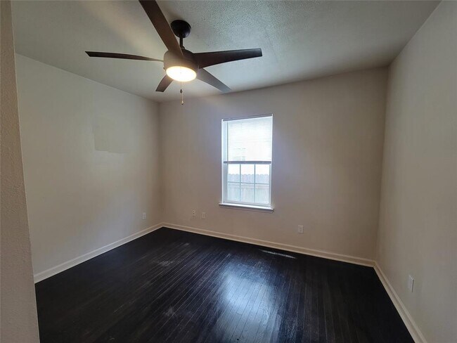 Foto del edificio - 5301 Avenue O