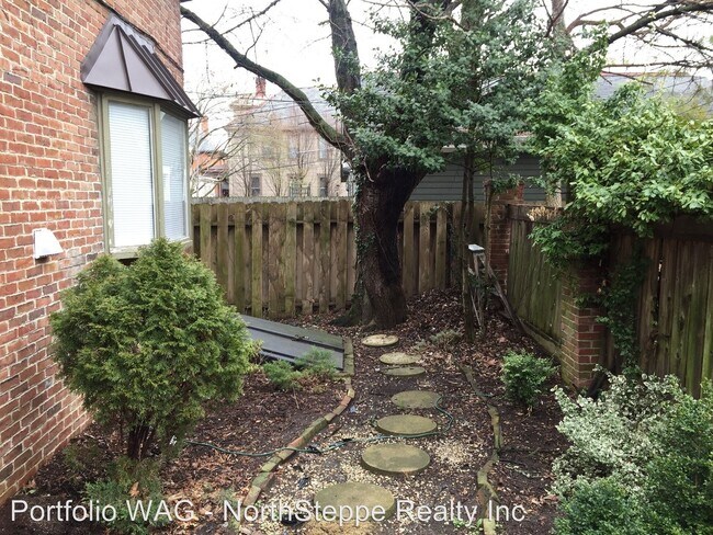 Building Photo - 199 E Whittier St