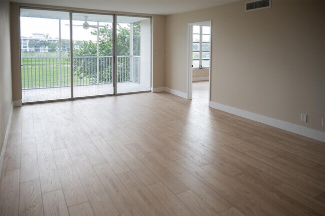 Building Photo - 3001 S Course Dr