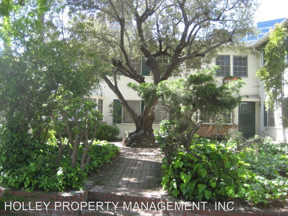 Primary Photo - 1000-1004 Tiverton Ave