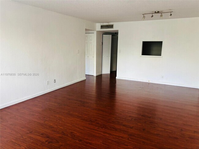 Foto del edificio - 9143 SW 77th Ave