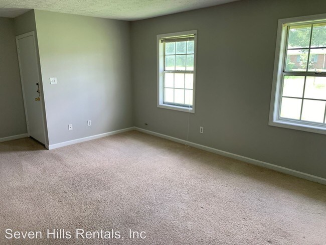 Foto del edificio - 670-672 Old Summerville Rd NW
