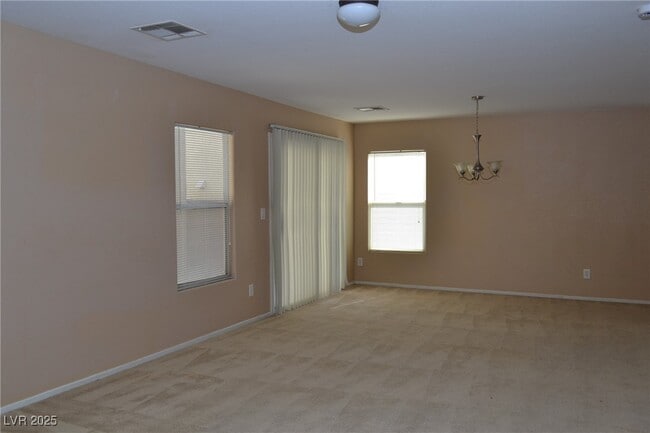 Foto del edificio - 520 Taunton St