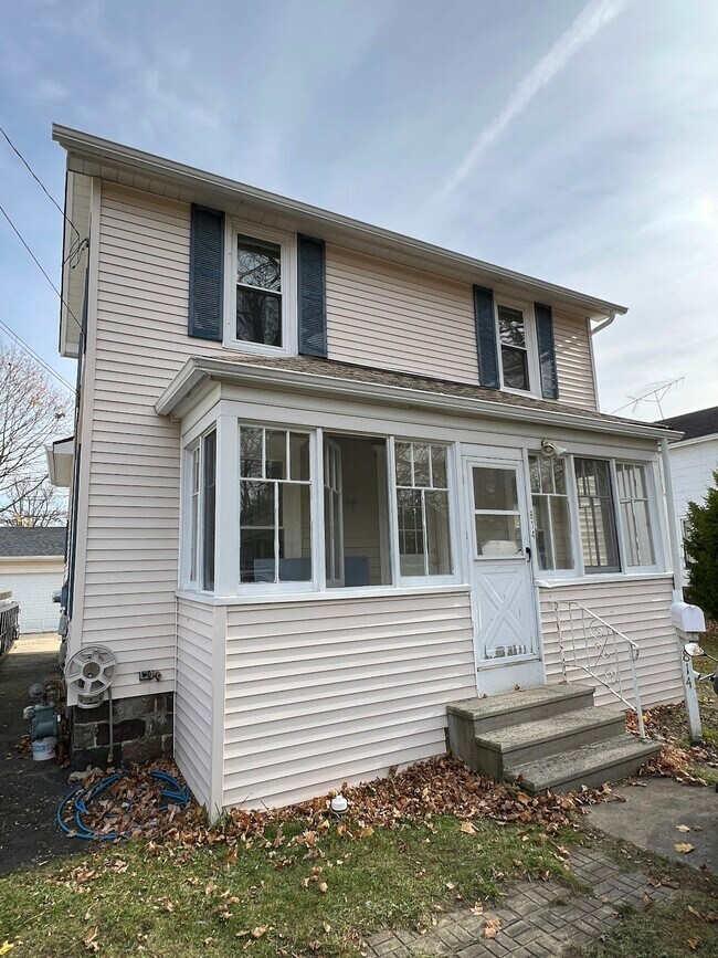 Foto del edificio - 814 Hall St