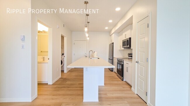 Photo du bâtiment - Modern 1 Beds, 1 Baths Apartment/Condo | N...