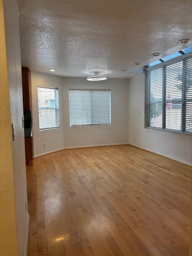 Family/Dinning Room - 18730 Hatteras St