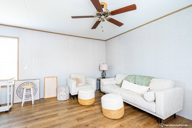 Foto del edificio - 160 Forrest Ave