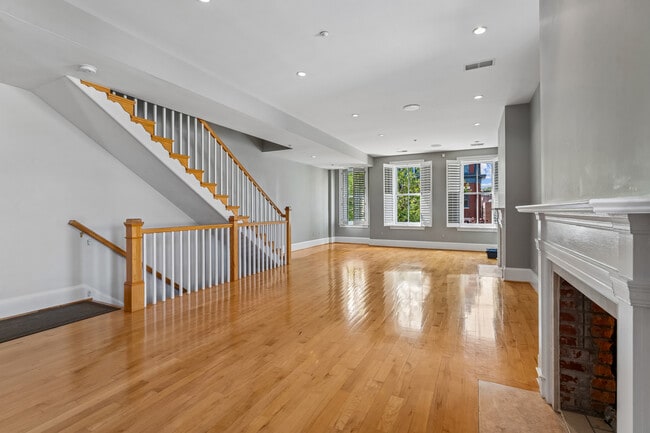 Foto del edificio - 1343 Q St NW