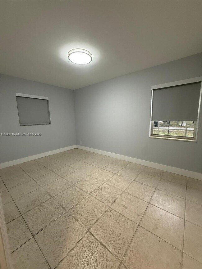 Foto del edificio - 1413 NW 11th St