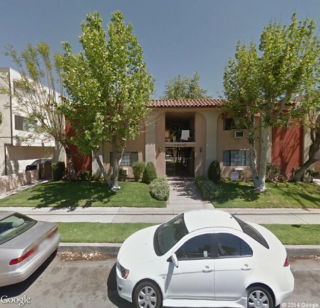 Building Photo - 13049 Oxnard St