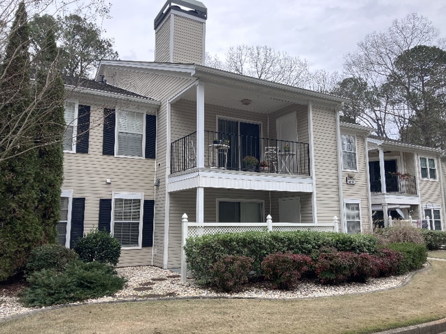 Building Photo - 815 Ridgefield Dr