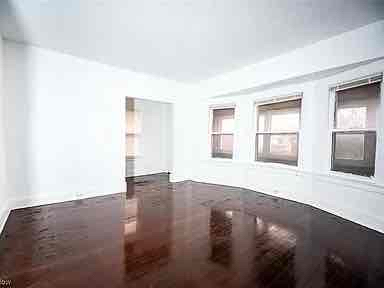 Building Photo - 1259 E 187th St