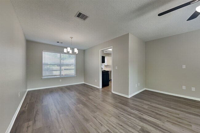 Building Photo - 5 Regency Ct