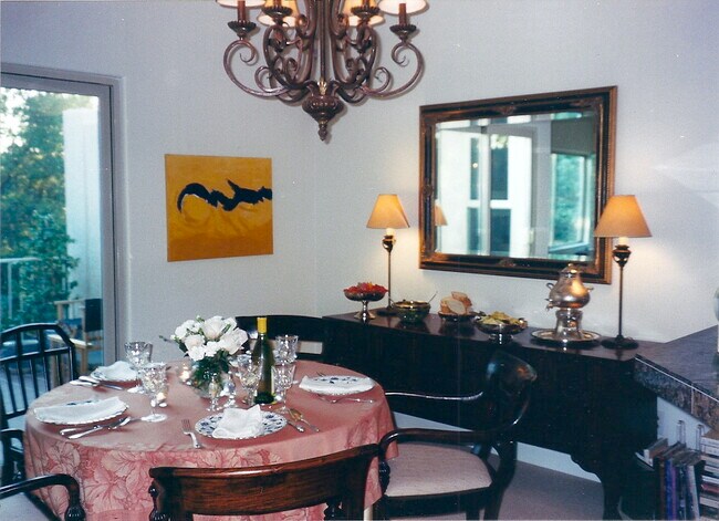 Diningroom - 6 Lily Way