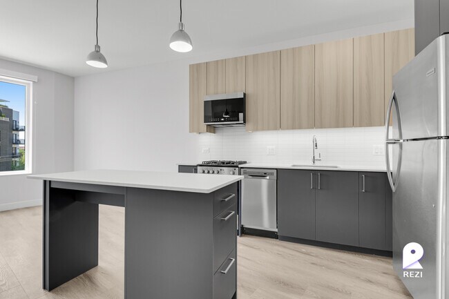 Foto del edificio - 670 N May St