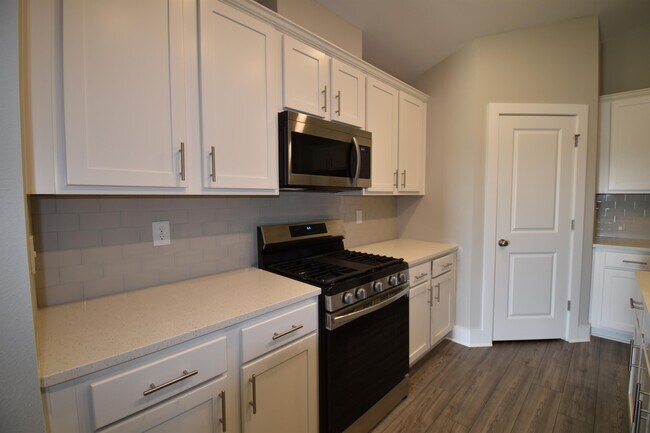 Building Photo - 2809 Clearview Ave