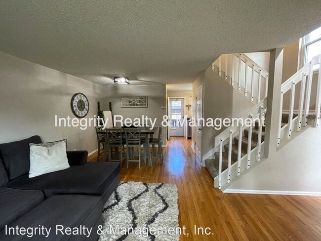 Building Photo - 2 br, 2.5 bath House - 834 Summer Dr