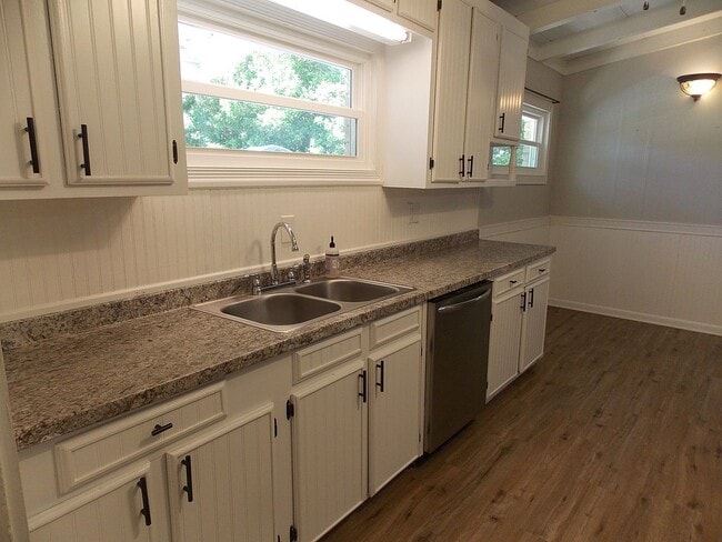 Foto del edificio - North Columbus, 3BR/2BA, Shopping & Close to I-185 to Ft Benning & I-85