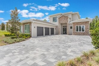 Building Photo - 16110 Pendio Dr