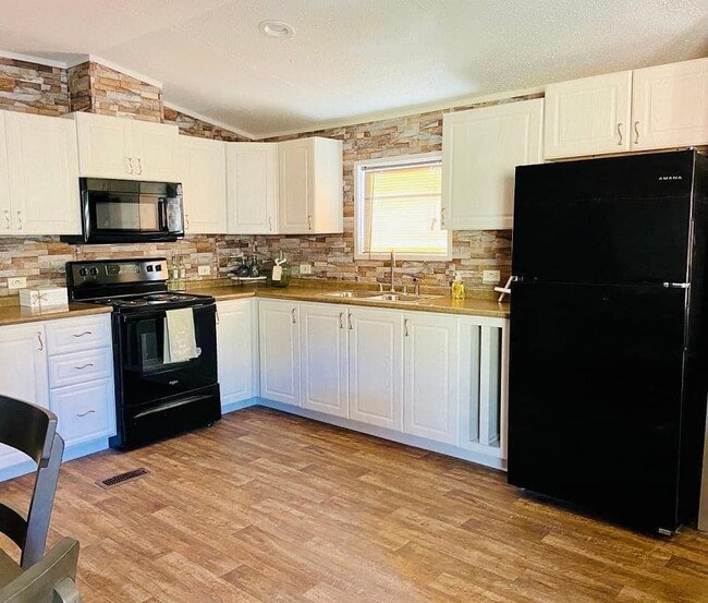 Building Photo - Boulder Trails