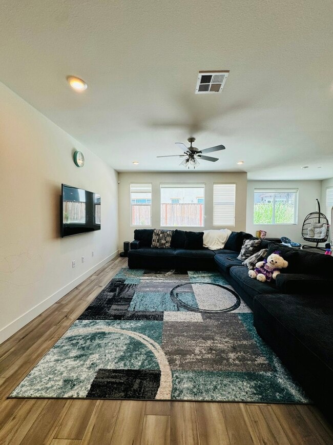 Building Photo - 5330 Clauzetto Wy
