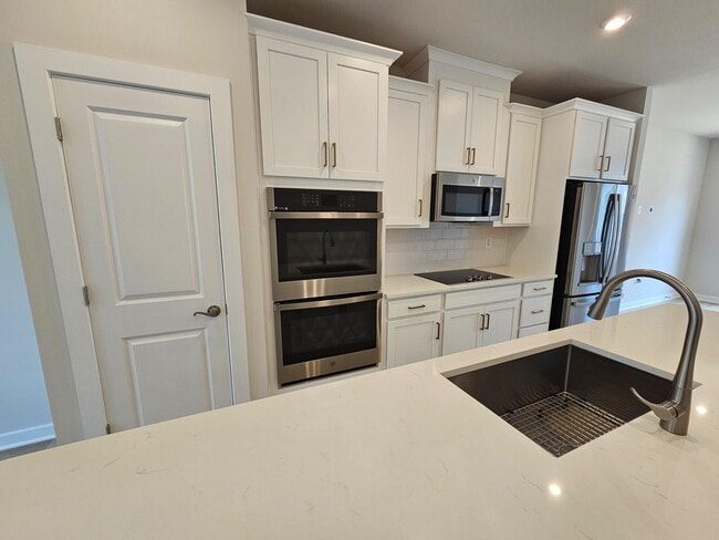 Building Photo - 13712 Cobble Lp