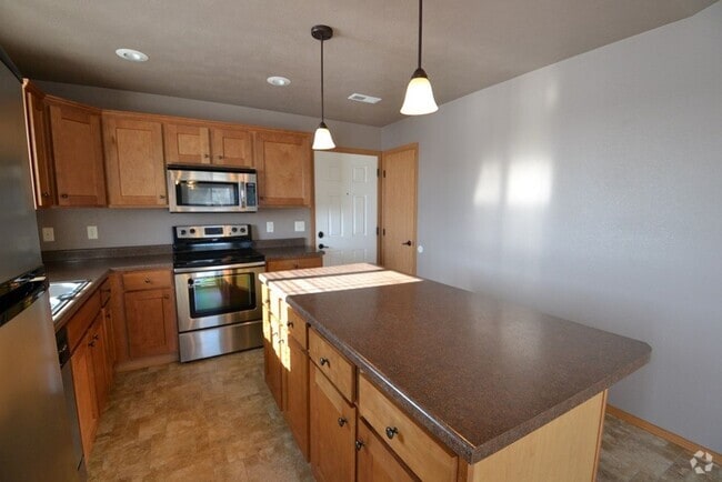 Building Photo - 1105 E 73rd St