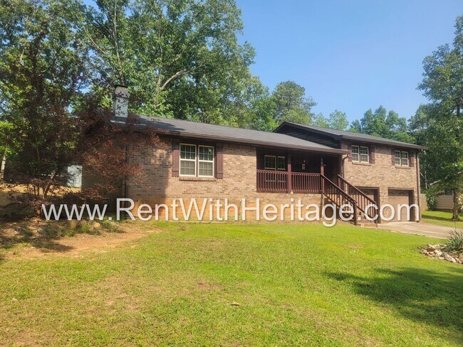 Building Photo - Gorgeous 3bd/2bath Brick Home/ Attention To Detail/ Upgrades Galore/ Great Location