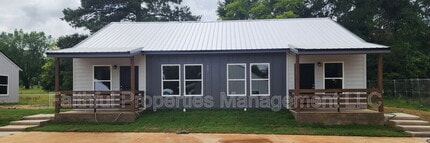 Building Photo - 407 N Logan Ln