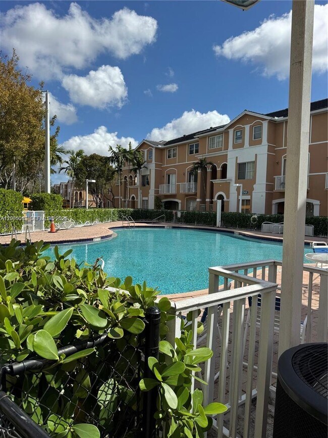 Foto del edificio - 7080 NW 177th St