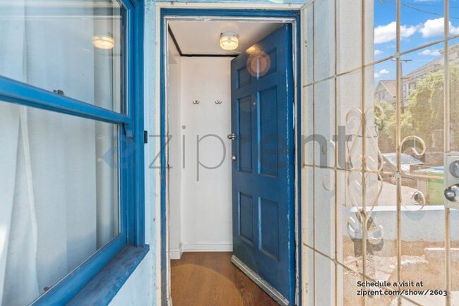 Foto del edificio - 484 Waller St