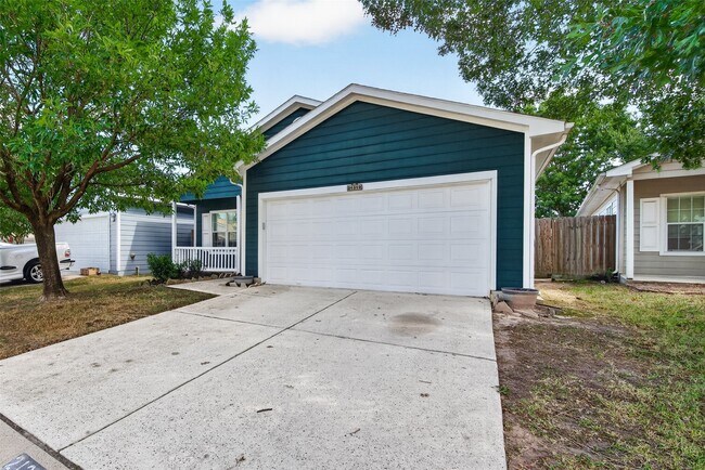 Foto del edificio - 21310 Sweet Grass Ln