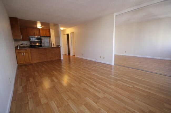 Foto del edificio - Kukui Plaza - Ewa Tower -1 Bedroom, 1 Bathroom, 1 Parking !