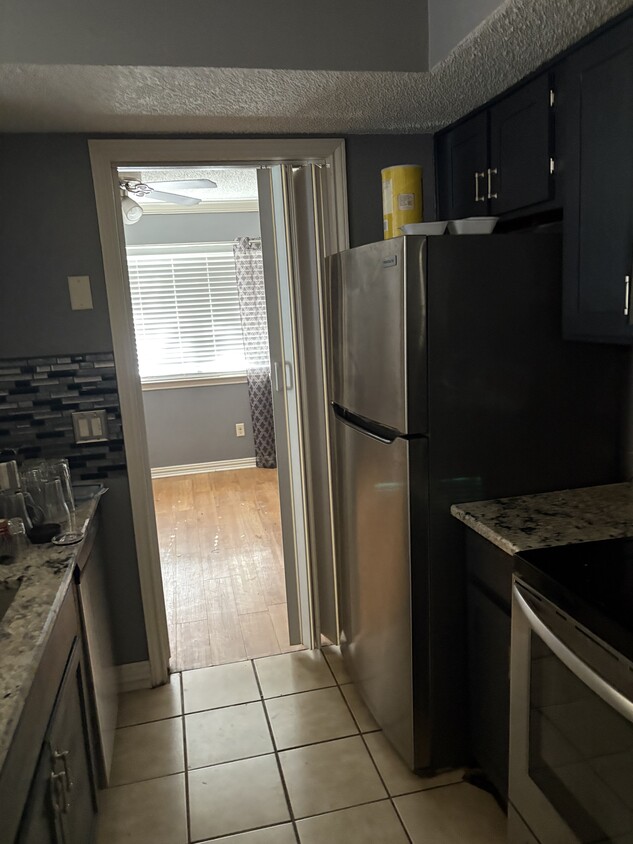 Kitchen - 2314 Bamboo Dr