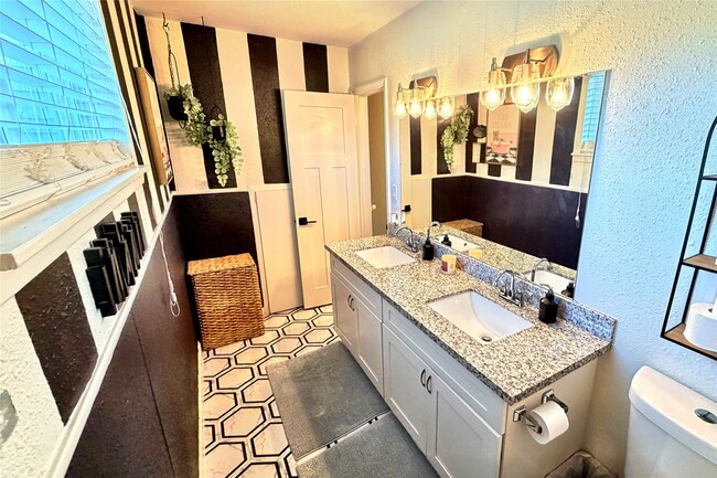 Building Photo - 12407 Whittington Dr