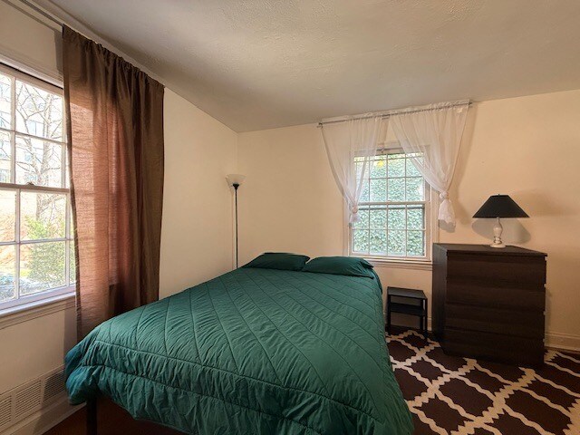 Foto del edificio - 5406 Shoemaker Farm Ln