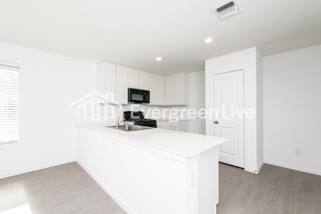 Building Photo - 12520 Huntington Rdg Wy