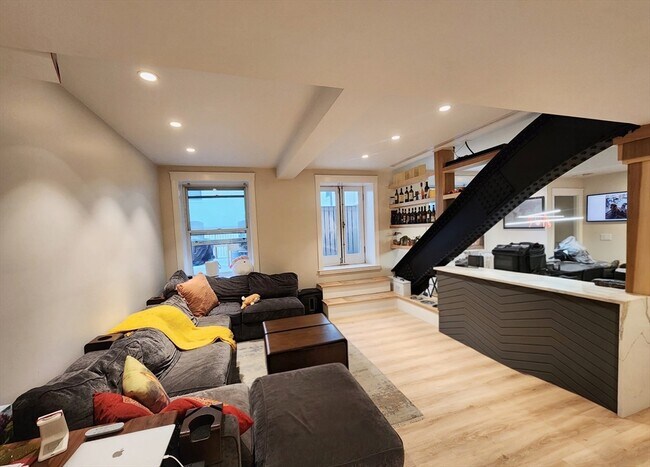 Building Photo - 416 Commonwealth Ave