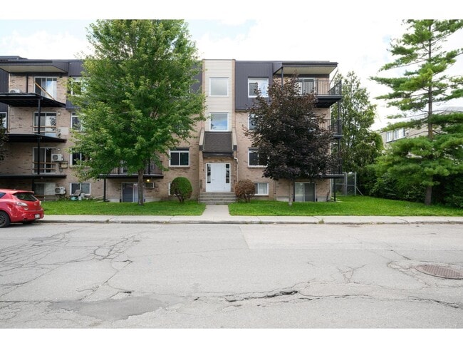 Building Photo - 185 Rue Mutchmore