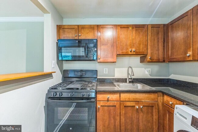 Foto del edificio - 3105 Naylor Rd SE